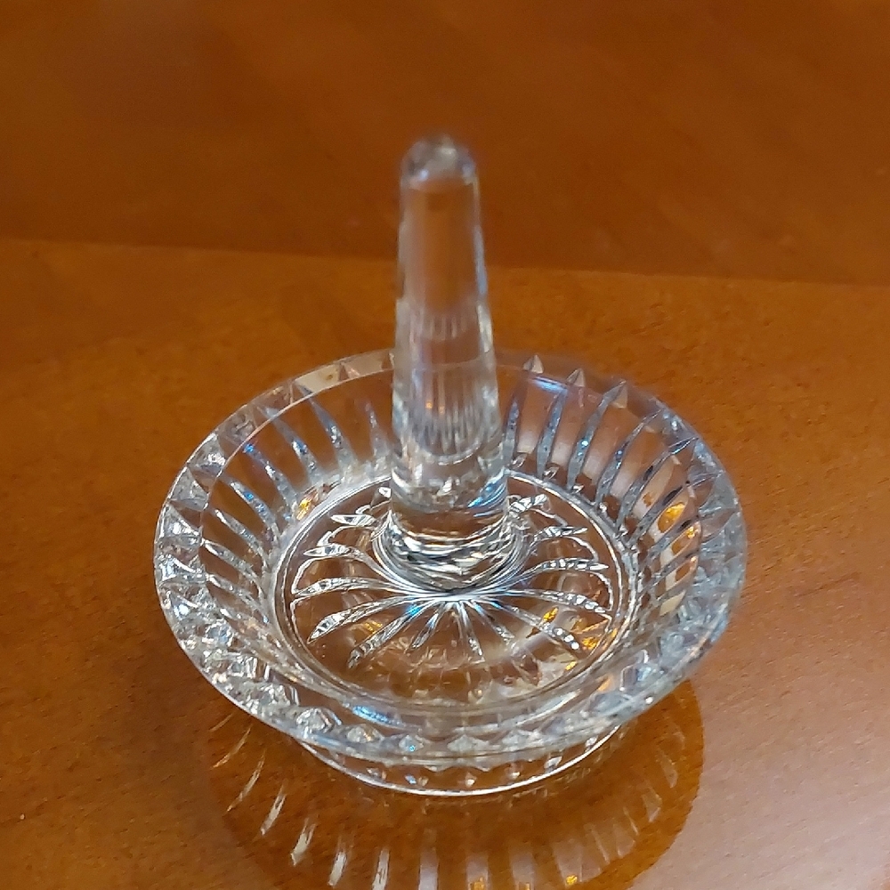 Elegant Crystal Ring Holder